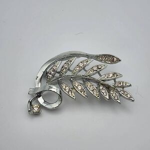 Vintage Weiss Silver Tone & Rhinestone Leaf Brooch